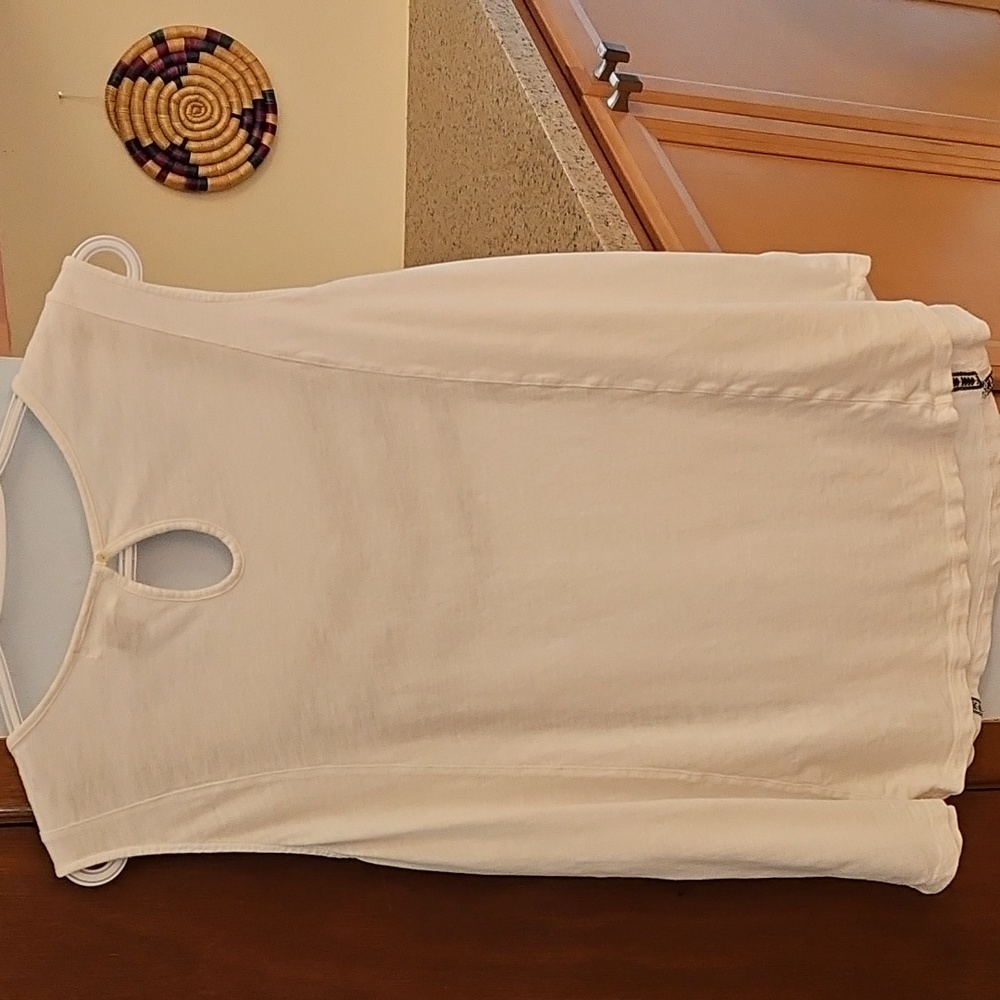 **Clearance** Women's Lightweight Summer Cotton Blend Sleeveless Top - Picture 8 of 9